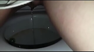 Big pussy piss mom wc